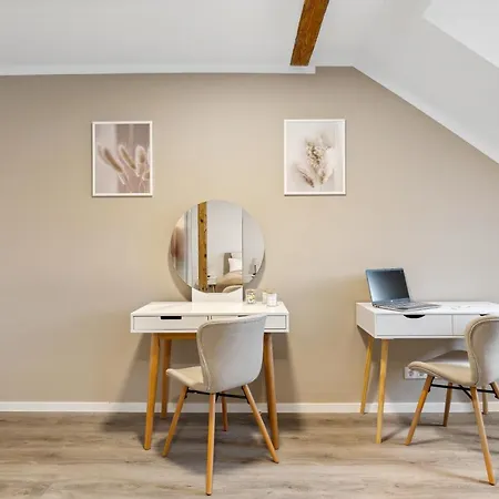 Easyapartments Stilvoll Zentral Balkon Hauptbahnhof Netflix 130m2 * Hof (Bavaria)